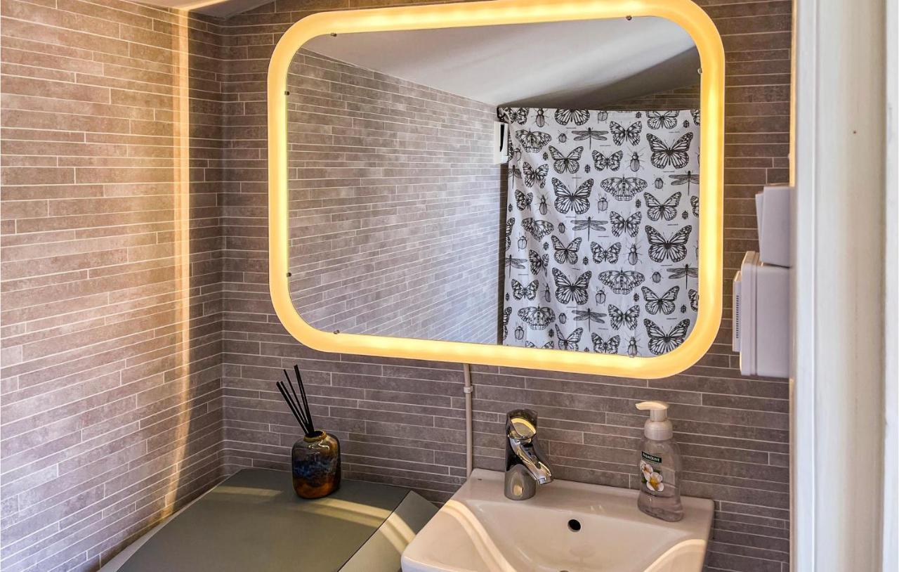 Cozy Home In Strmstad With Wifi Stromstad Luaran gambar